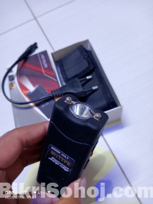 Self defence electric shock device